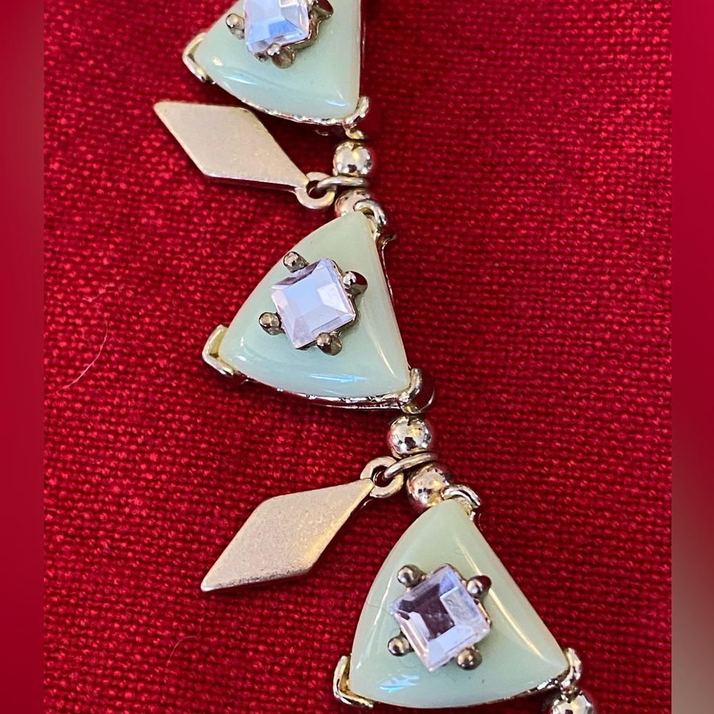 Vintage gold chain w/ green and crystal triangles & gold diamond shaped accents